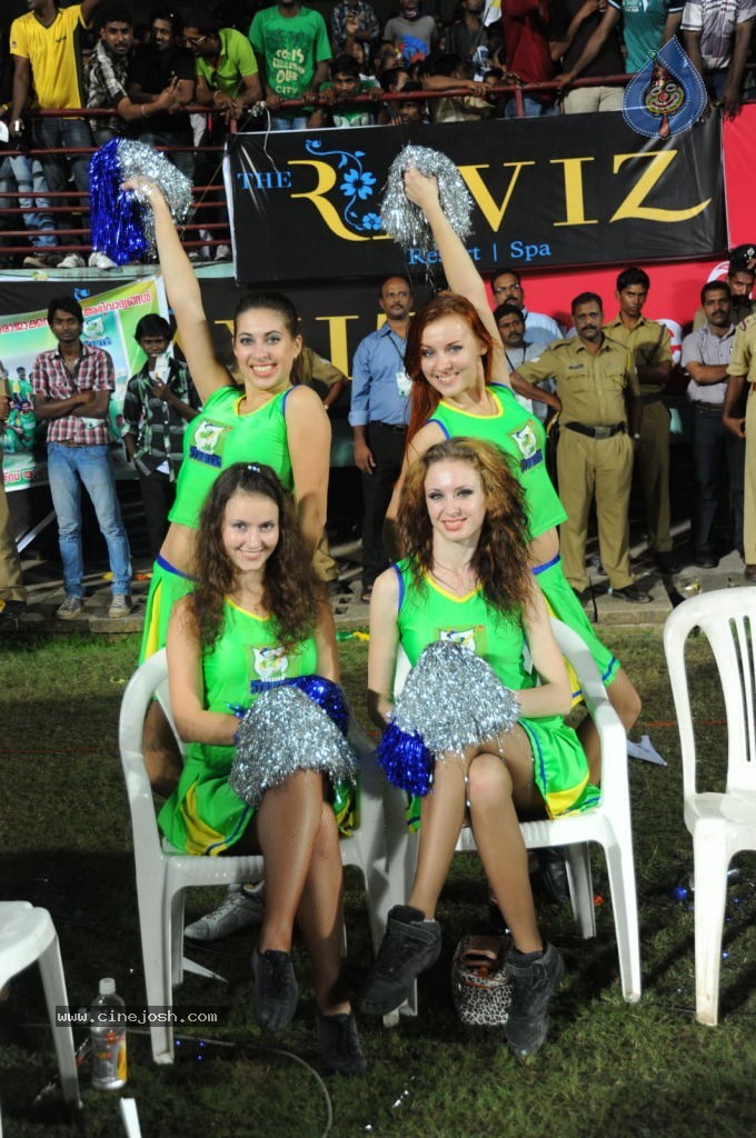 Kerala Strikers Vs Mumbai Heroes Match Photos - 95 / 169 photos