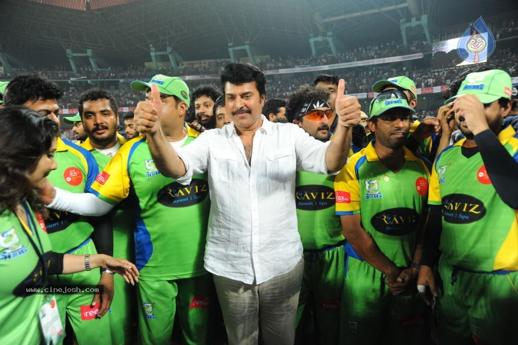 Kerala Strikers Vs Mumbai Heroes Match Photos - 114 / 169 photos