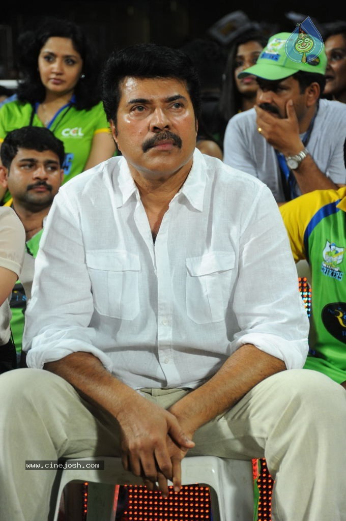 Kerala Strikers Vs Mumbai Heroes Match Photos - 124 / 169 photos