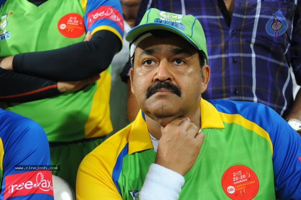 Kerala Strikers Vs Mumbai Heroes Match Photos - 151 / 169 photos