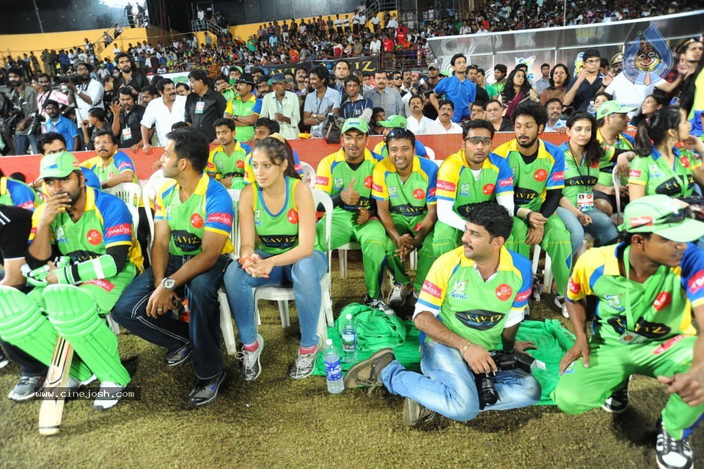 Kerala Strikers Vs Mumbai Heroes Match Photos - 159 / 169 photos