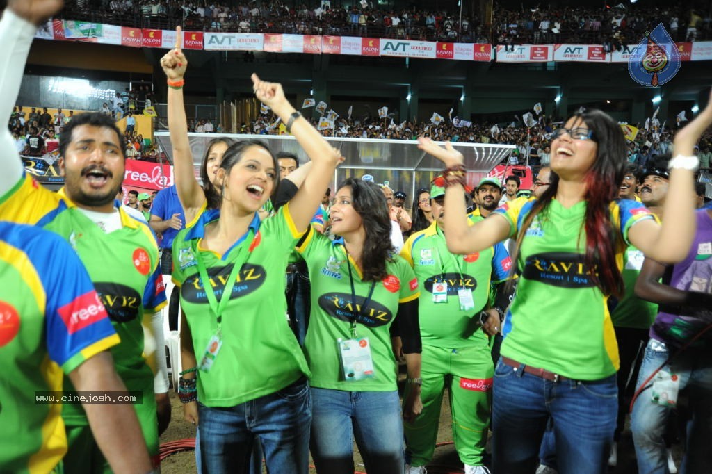 Kerala Strikers Vs Mumbai Heroes Match Photos - 161 / 169 photos