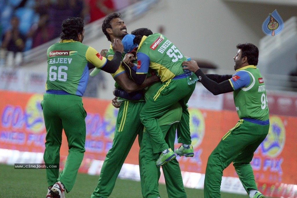Kerala Strikers Vs Veer Marathi Match Photos - 42 / 78 photos