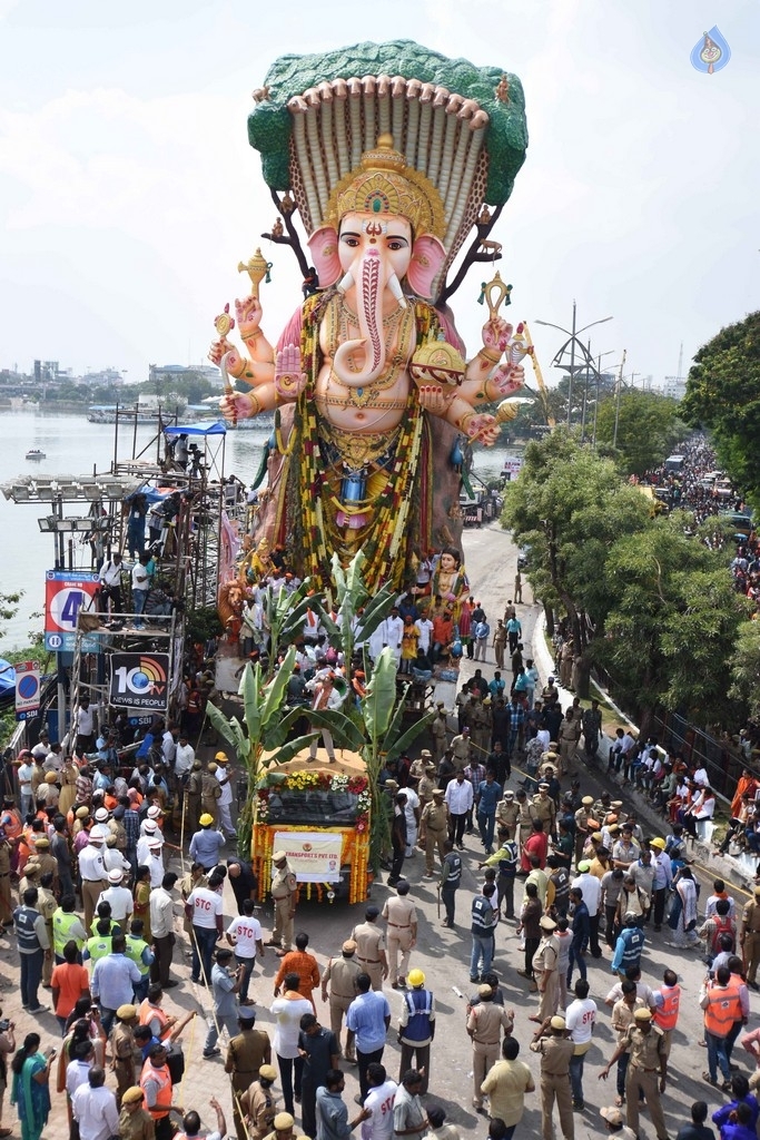 Khairatabad and Balapur Ganesh Nimajjanam Photos - 56 / 85 photos