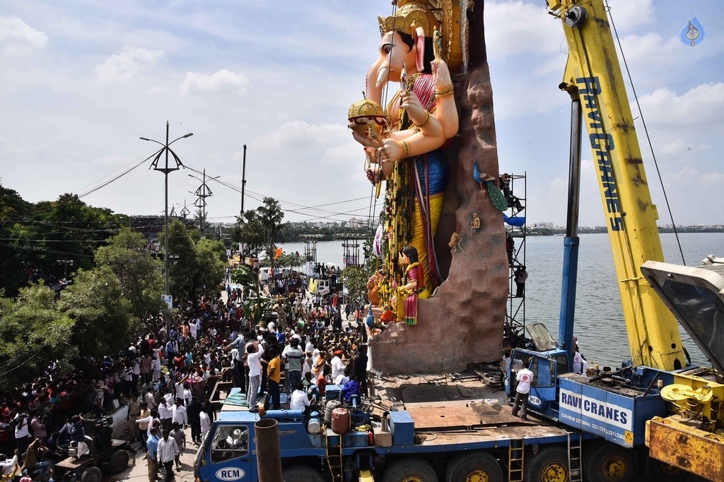 Khairatabad and Balapur Ganesh Nimajjanam Photos - 68 / 85 photos