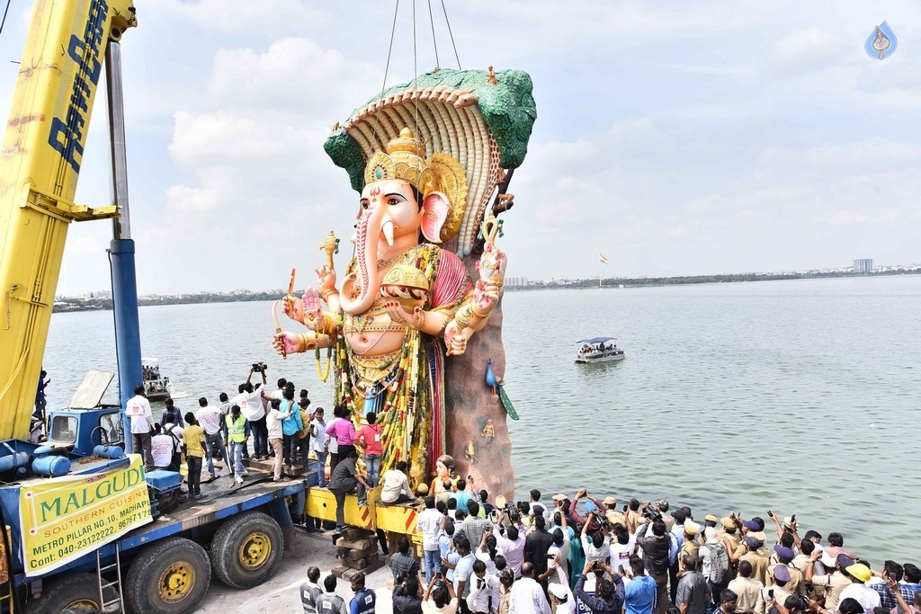 Khairatabad and Balapur Ganesh Nimajjanam Photos - 82 / 85 photos
