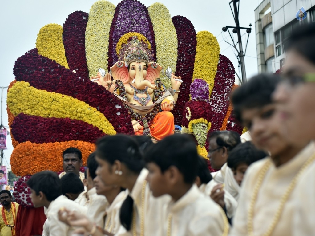 Khairatabad and Balapur Ganesh Nimajjanam Photos Photo 85 of 85