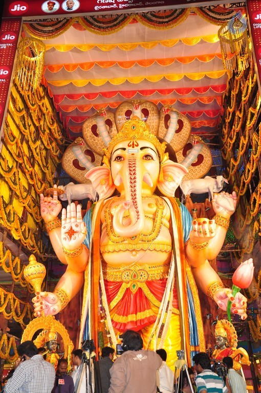 Khairatabad Ganesh - 2016 Photos - 25 / 40 photos