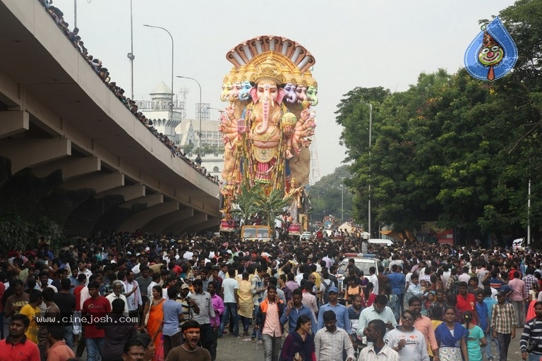Khairatabad Ganesh Nimajjanam 2018 - 18 / 33 photos