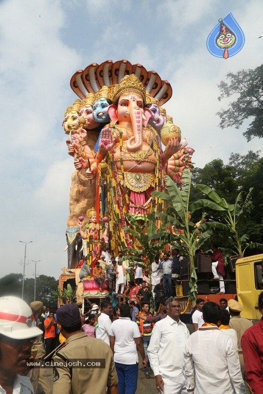 Khairatabad Ganesh Nimajjanam 2018 - 33 / 33 photos