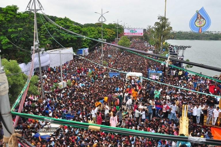 Khairatabad Ganesh Nimajjanam 2019 - 10 / 42 photos