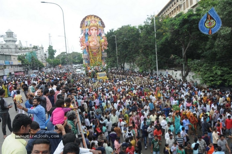Khairatabad Ganesh Nimajjanam 2019 - 27 / 42 photos