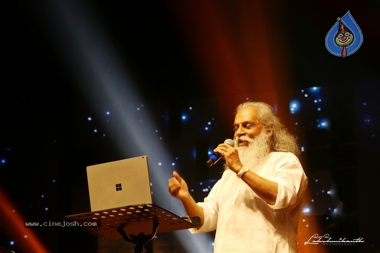 KJ Yesudas Live Concert Photos - 8 / 8 photos