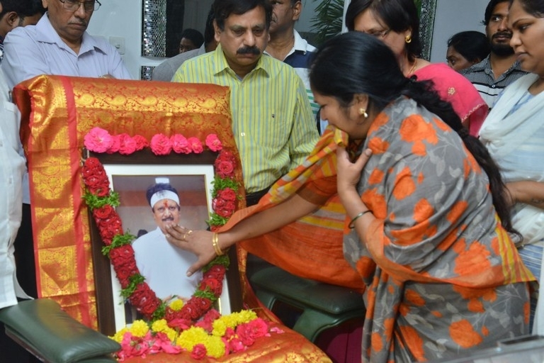 Kodi Ramakrishna Condolences Photos - 11 / 70 photos