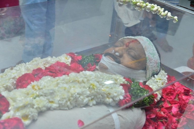 Kodi Ramakrishna Condolences Photos - 52 / 70 photos