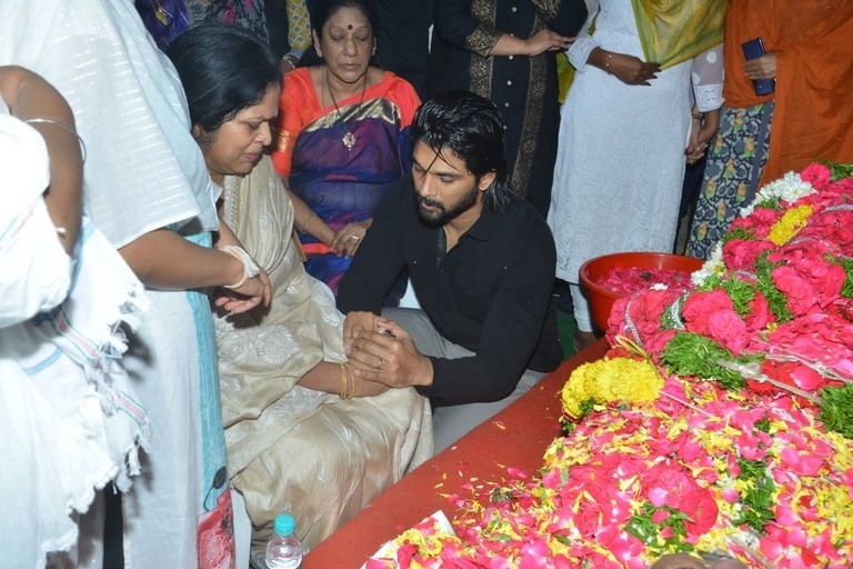 Kodi Ramakrishna Condolences Photos - 7 / 56 photos