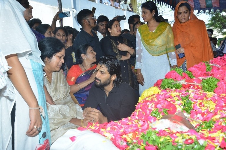 Kodi Ramakrishna Condolences Photos - 15 / 56 photos