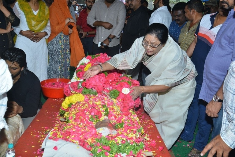 Kodi Ramakrishna Condolences Photos - 16 / 56 photos