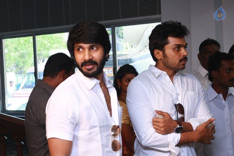 Kollywood Stars at Pandavar Ani Press Meet - 4 / 105 photos