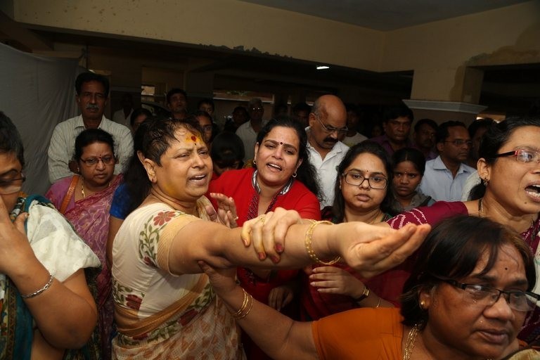 Kondavalasa Lakshmana Rao Condolences Photos - 25 / 73 photos