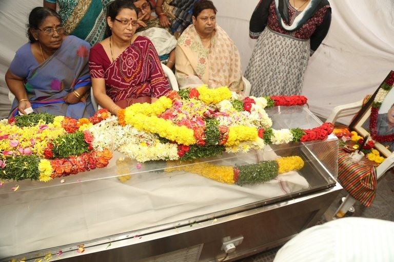 Kondavalasa Lakshmana Rao Condolences Photos - 55 / 73 photos