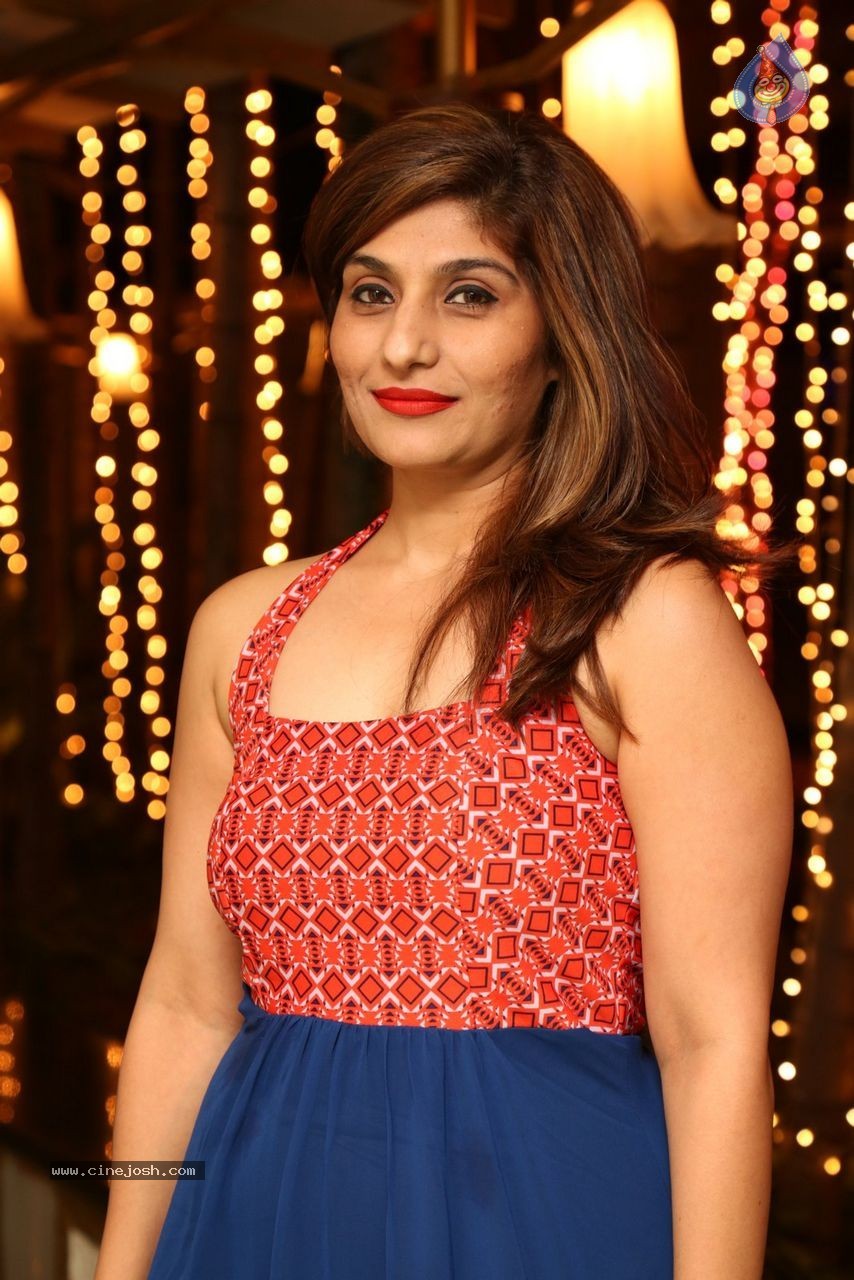 Koyal Chandak Birthday Party - 26 / 160 photos