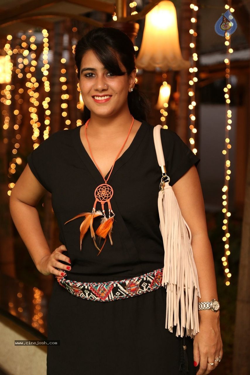 Koyal Chandak Birthday Party - 31 / 160 photos