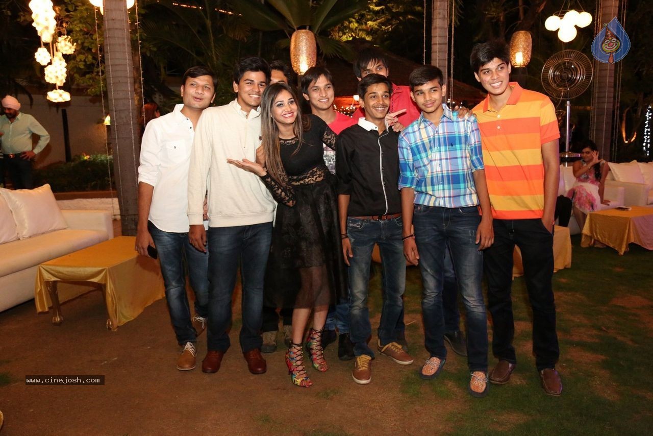 Koyal Chandak Birthday Party - 45 / 160 photos