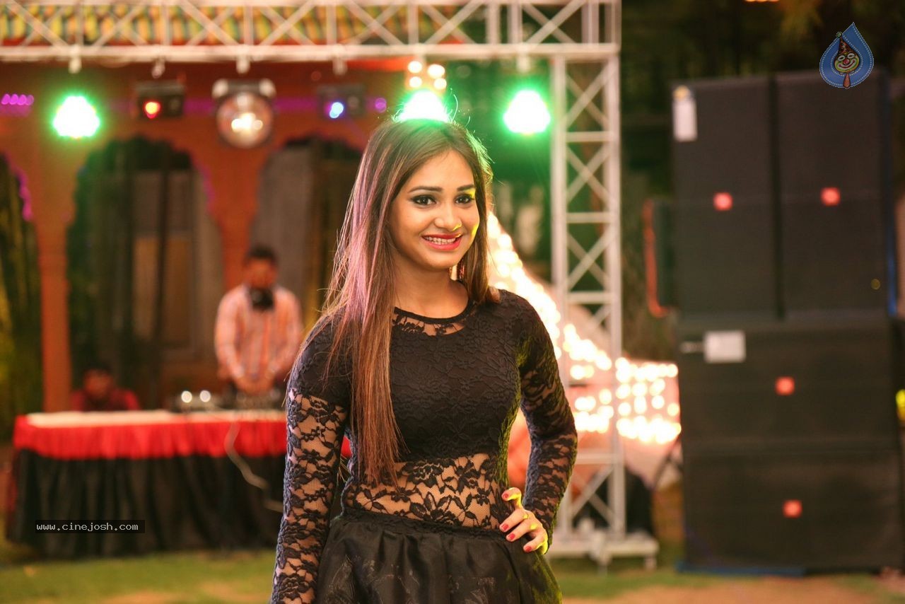 Koyal Chandak Birthday Party - 64 / 160 photos