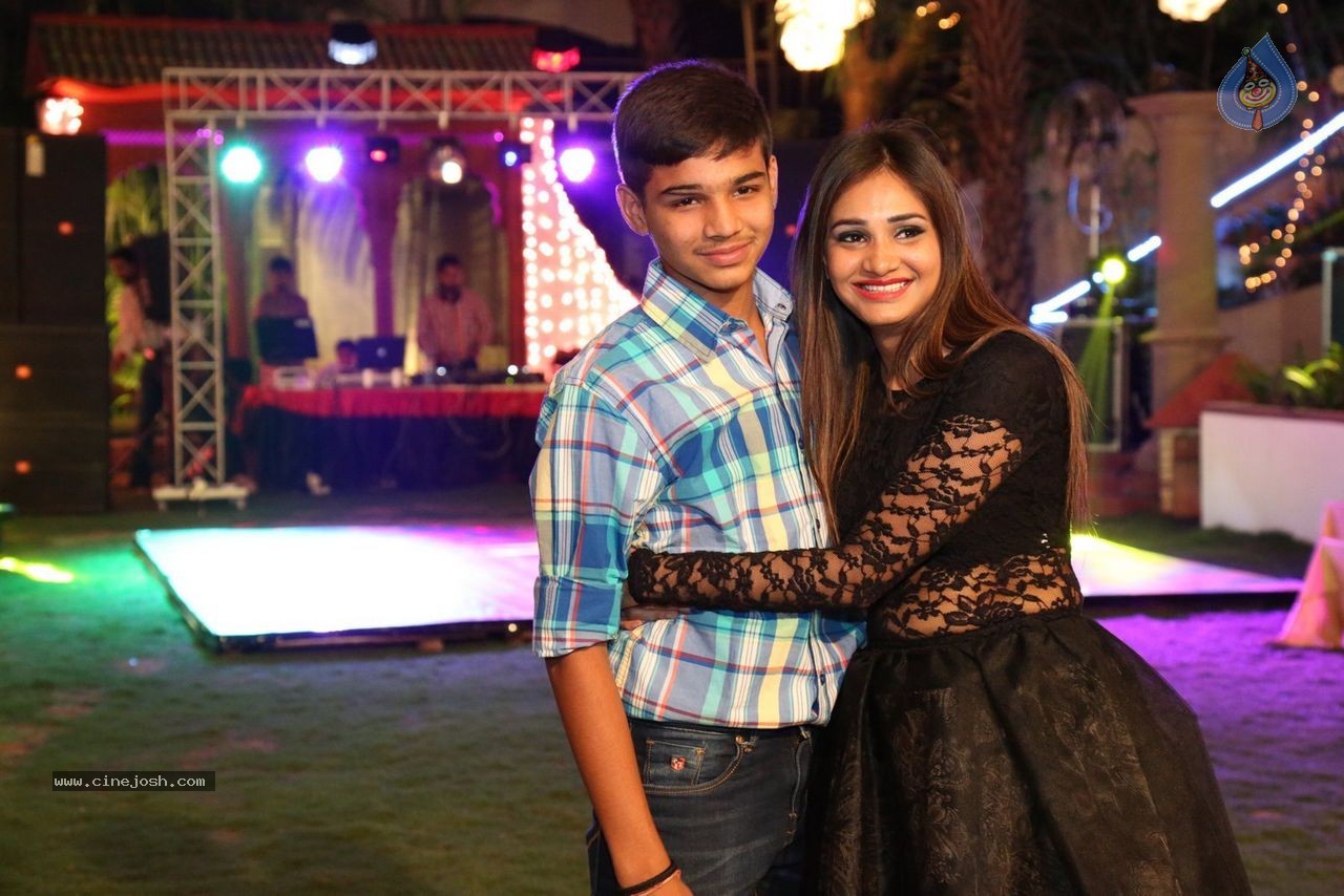 Koyal Chandak Birthday Party - 69 / 160 photos