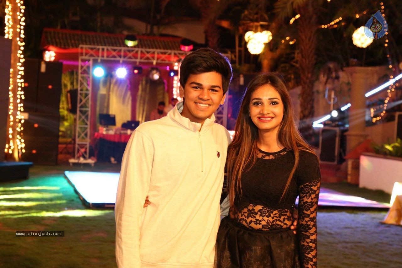 Koyal Chandak Birthday Party - 72 / 160 photos
