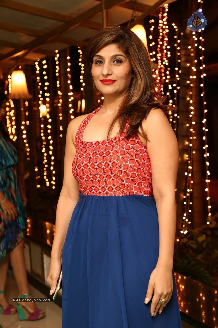 Koyal Chandak Birthday Party - 73 / 160 photos