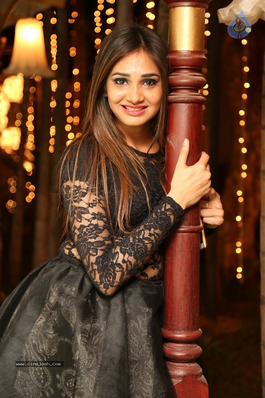 Koyal Chandak Birthday Party - 81 / 160 photos