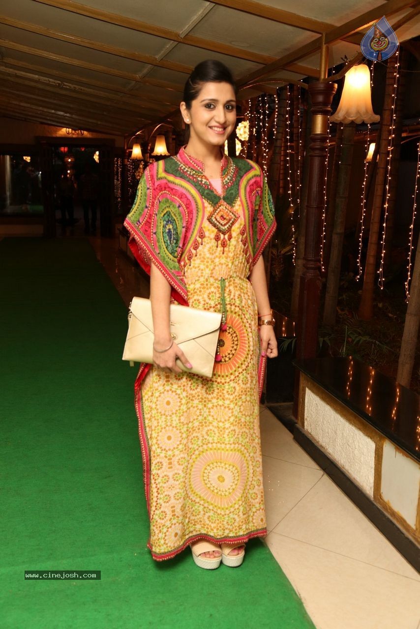 Koyal Chandak Birthday Party - 101 / 160 photos