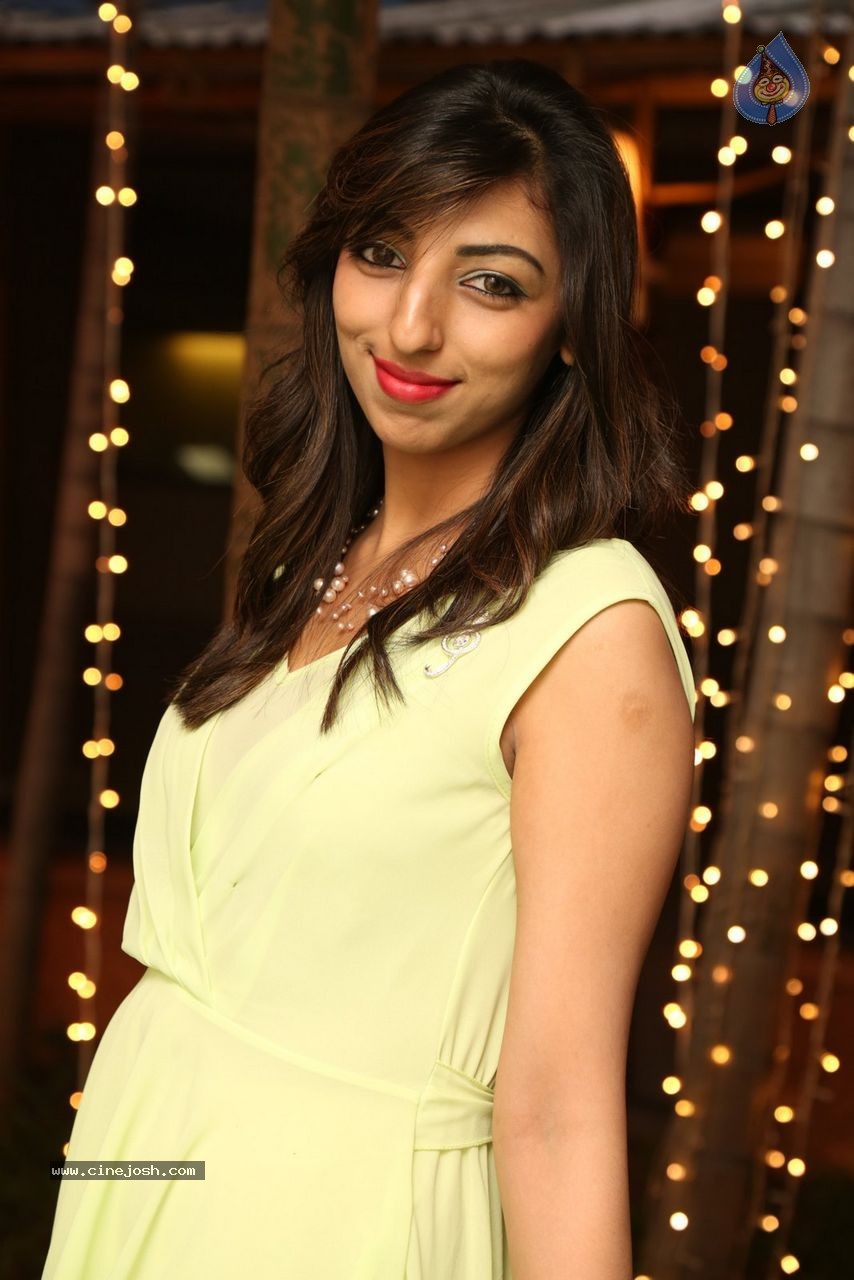Koyal Chandak Birthday Party - 110 / 160 photos