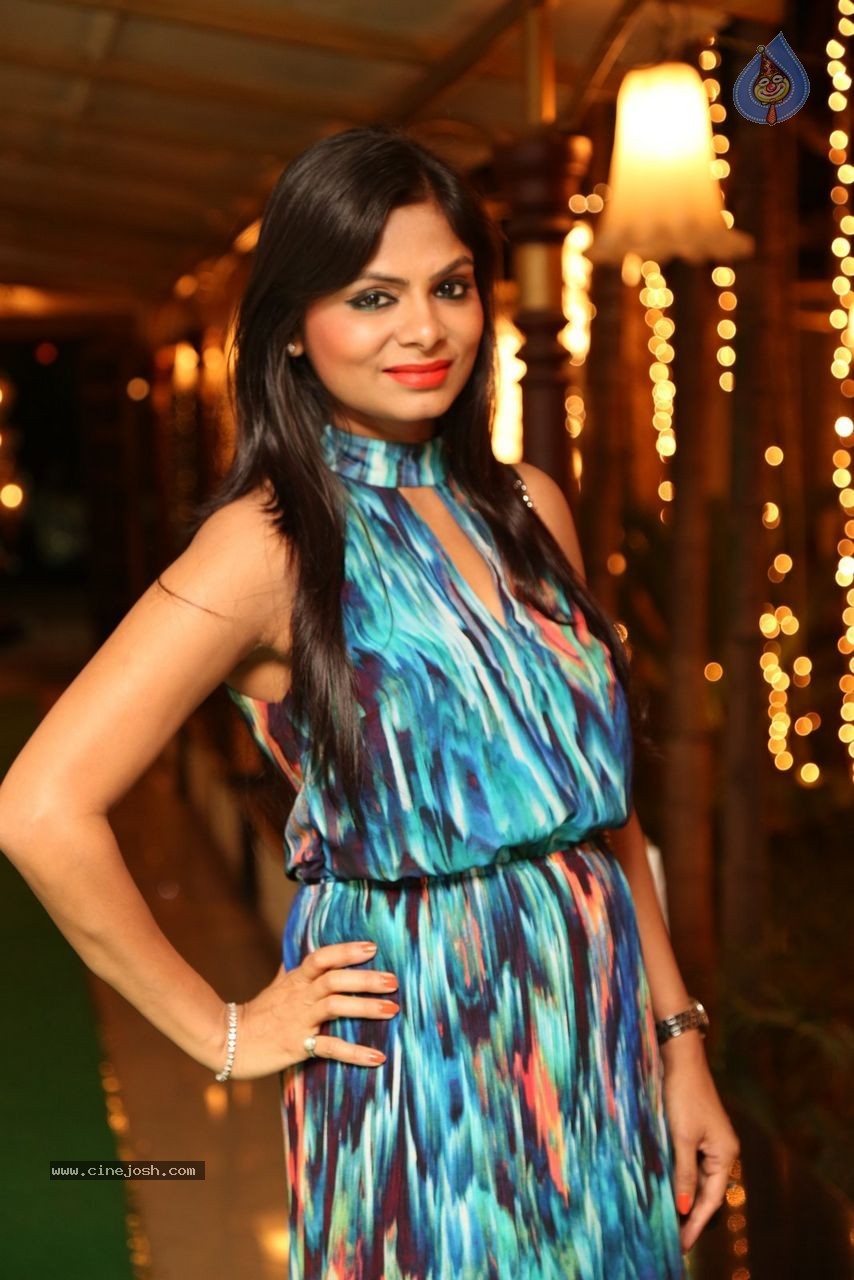 Koyal Chandak Birthday Party - 145 / 160 photos