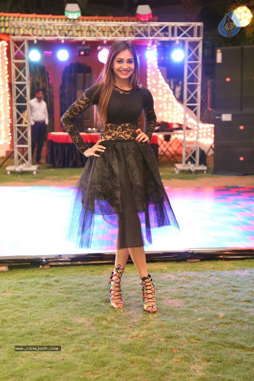 Koyal Chandak Birthday Party - 153 / 160 photos