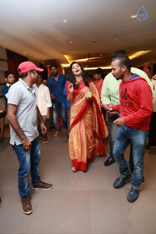 Krish - Ramya Wedding Photos 5 - 11 / 31 photos