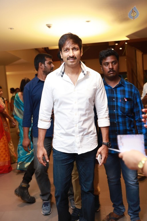 Krish - Ramya Wedding Photos 5 - 21 / 31 photos