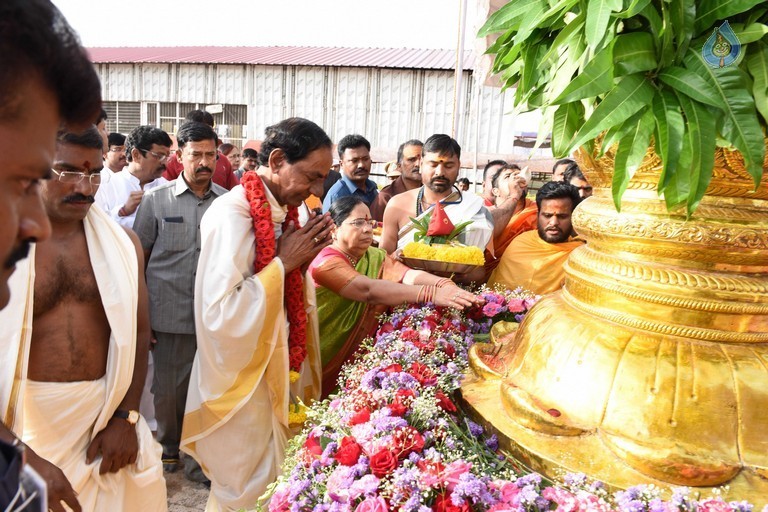 Krishna Pushkaralu 2016 at Telangana  - 19 / 68 photos