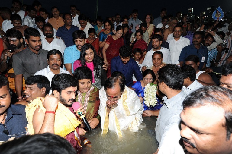 Krishna Pushkaralu 2016 at Telangana  - 29 / 68 photos