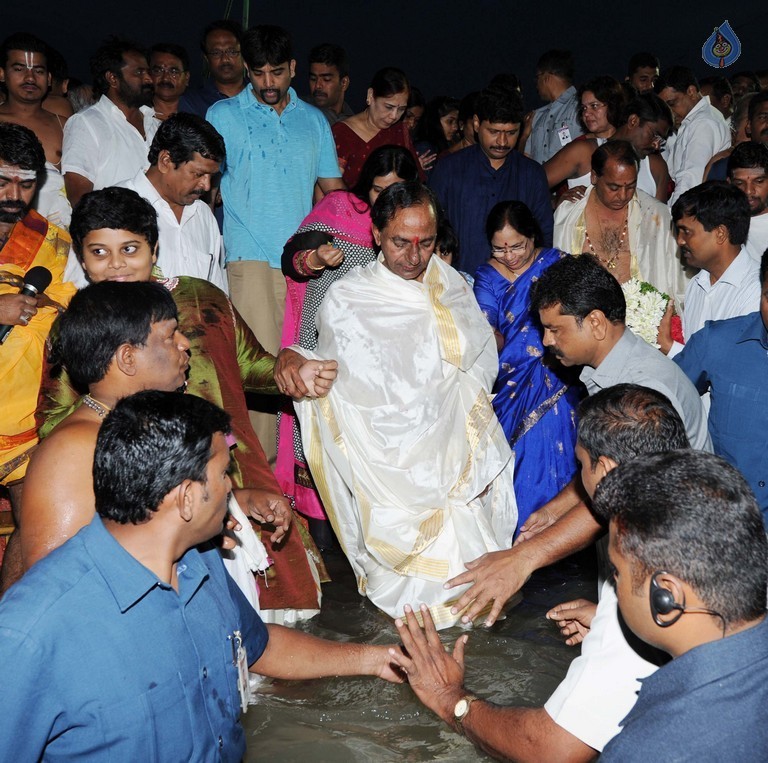 Krishna Pushkaralu 2016 at Telangana  - 32 / 68 photos