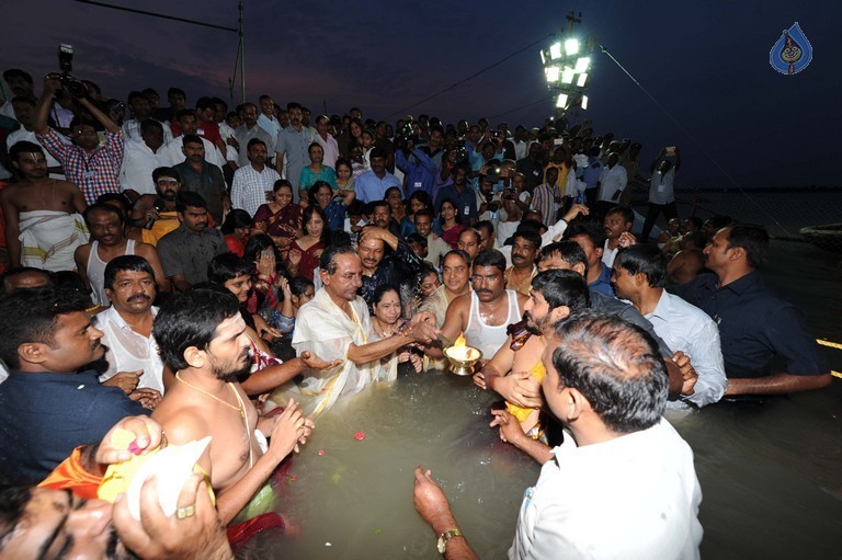 Krishna Pushkaralu 2016 at Telangana  - 45 / 68 photos