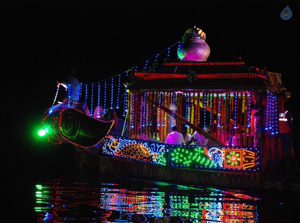 Krishna Pushkaralu 2016 Closing Ceremony - 37 / 49 photos