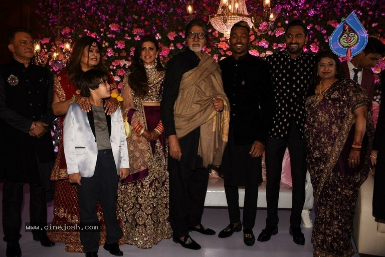 Hardik Pandya Brother Krunal Pandya Reception Cermony - 4 / 15 photos