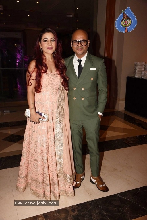 Hardik Pandya Brother Krunal Pandya Reception Cermony - 5 / 15 photos