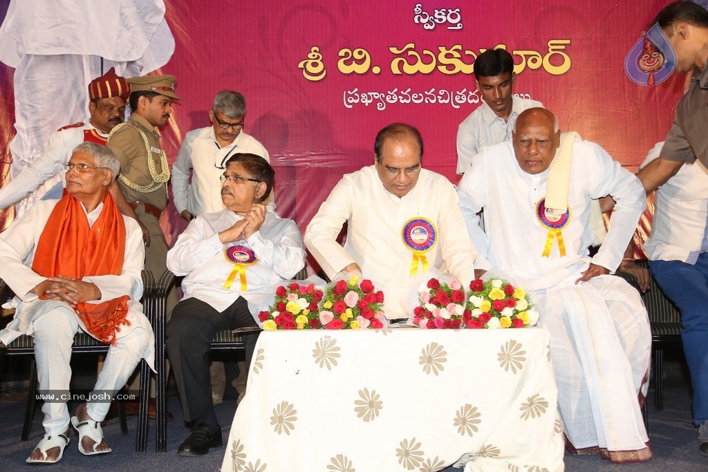 KV Reddy Award Presentation to Sukumar - 11 / 194 photos