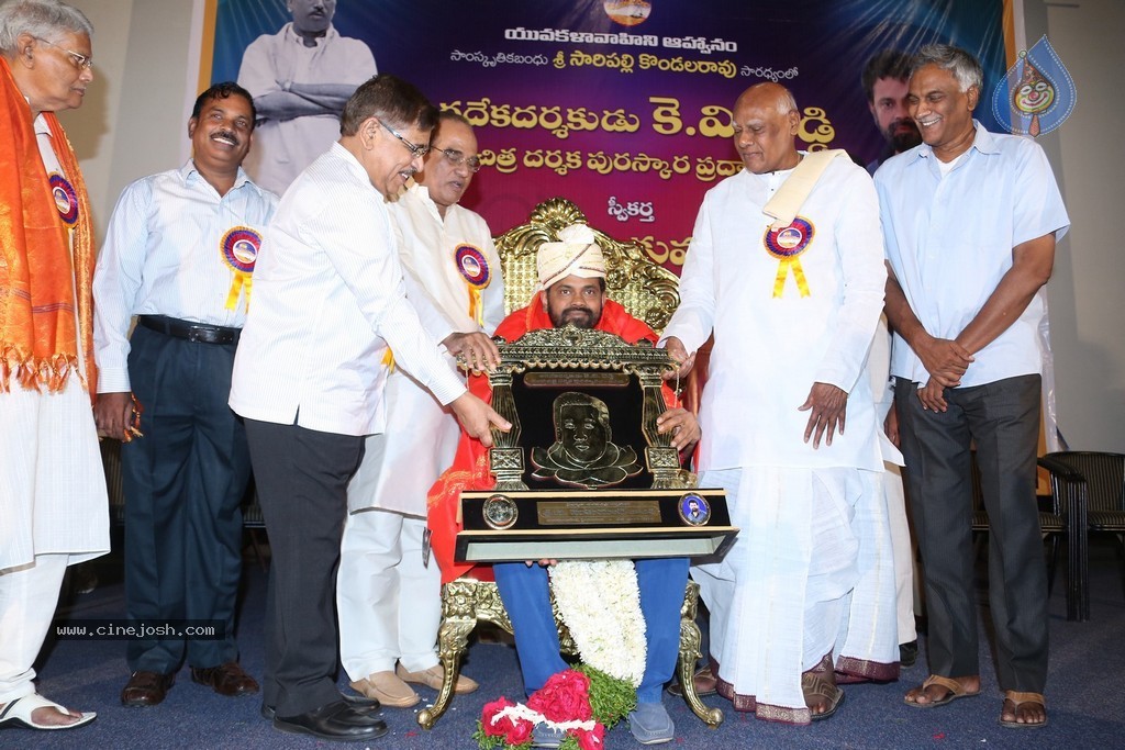 KV Reddy Award Presentation to Sukumar - 44 / 194 photos