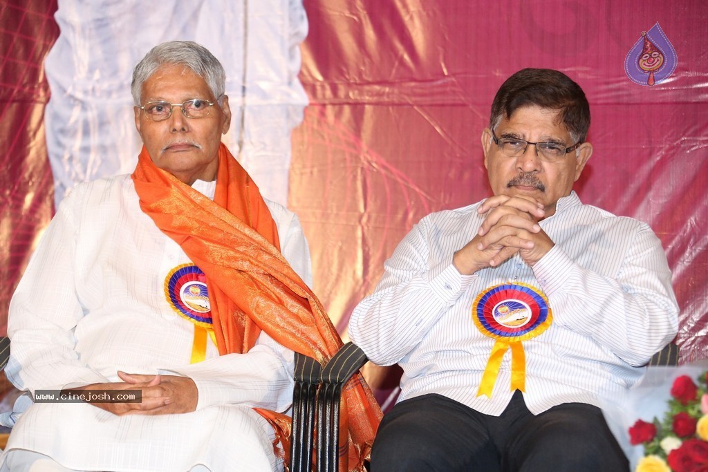 KV Reddy Award Presentation to Sukumar - 91 / 194 photos