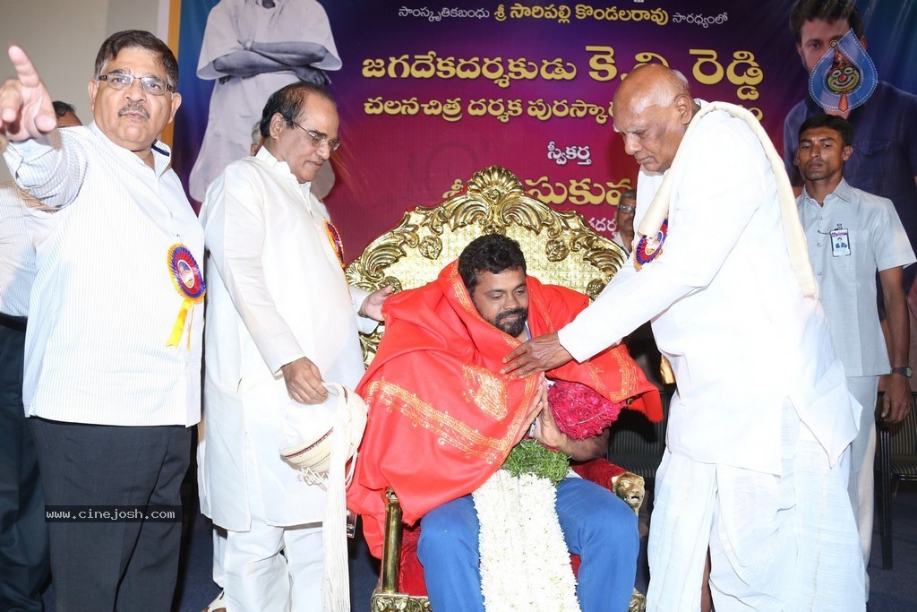 KV Reddy Award Presentation to Sukumar - 106 / 194 photos